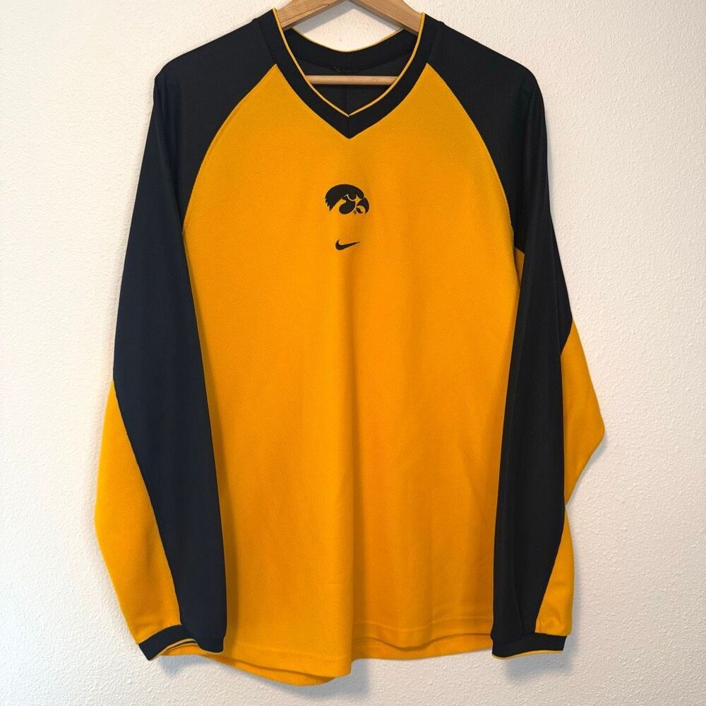 Nike Iowa Hawkeyes Vintage Center Swoosh V-Neck‎ Top Size XL